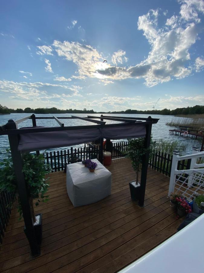 Lodge On The Lake At Lakeside Holiday Park Τσίτσεστερ Εξωτερικό φωτογραφία
